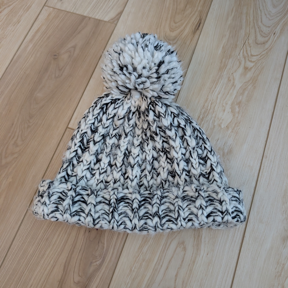 Cozy Knit Pom-Pom Beanie